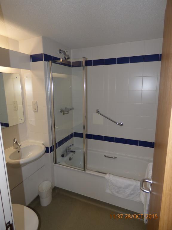 Warrington Motel, J20 M6 Lymm Services Dış mekan fotoğraf