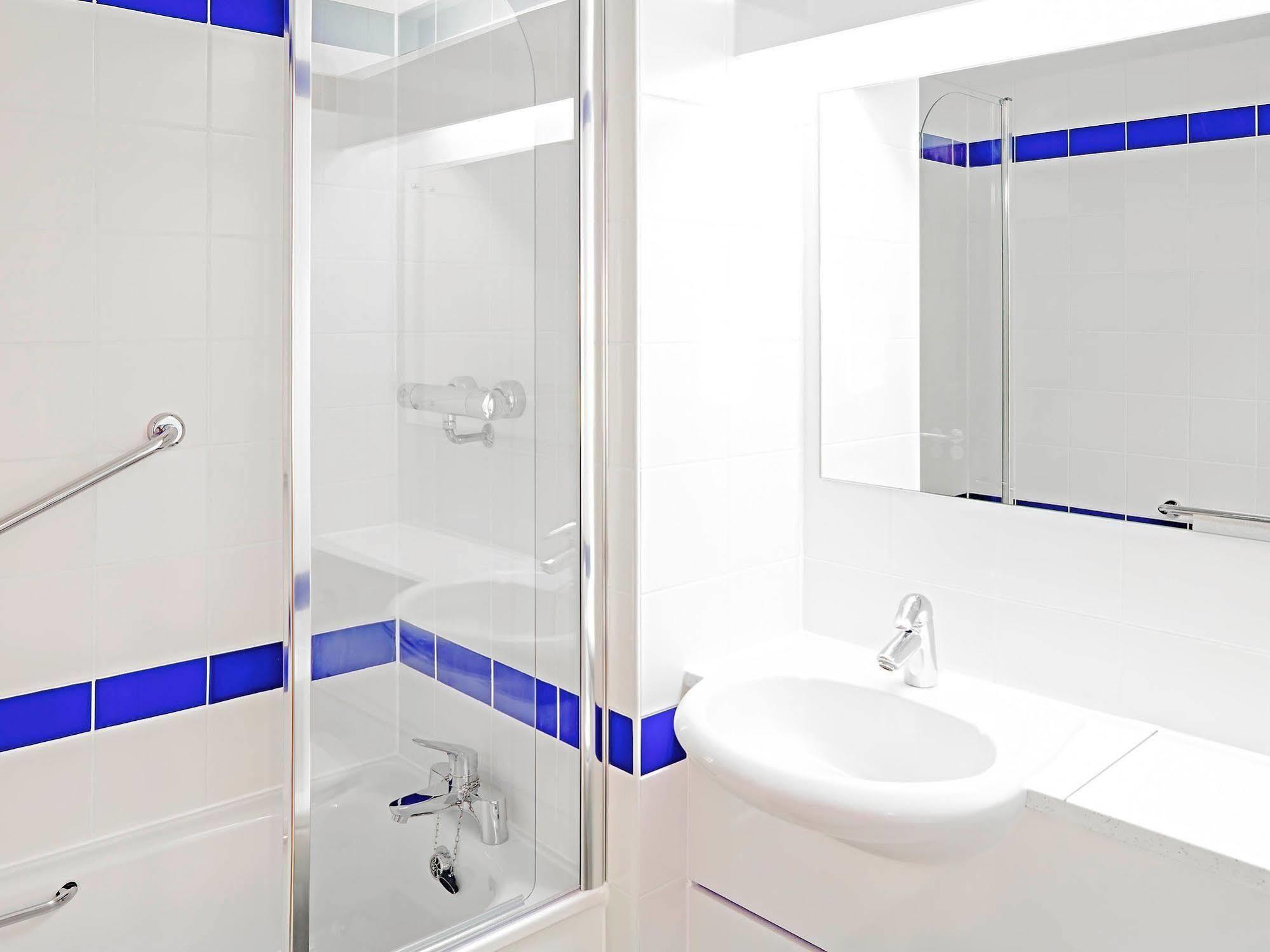 Warrington Motel, J20 M6 Lymm Services Dış mekan fotoğraf